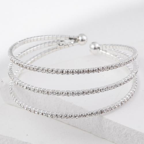 Bergkristal Manchet Bangle, met Messing, plated, drie lagen & voor vrouw & met strass & hol, meer kleuren voor de keuze, Binnendiameter:Ca 55mm, Verkocht door PC