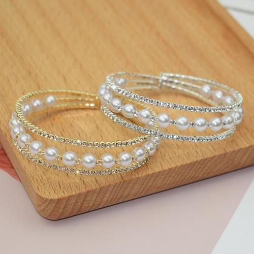 Fer Bracelets, avec perle de plastique, Placage, bijoux de mode & pour femme & avec strass, plus de couleurs à choisir, protéger l'environnement, sans nickel, plomb et cadmium, Diamètre intérieur:Environ 55mm, Vendu par PC