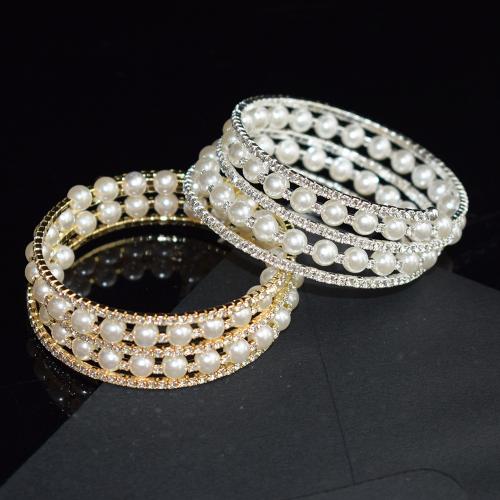 Cink ötvözet Bangle Jewelry, -val Műanyag Pearl, divat ékszerek & különböző stílusokat a választás & a nő & strasszos, több színt a választás, nikkel, ólom és kadmium mentes, Diameter: 55mm, Által értékesített PC