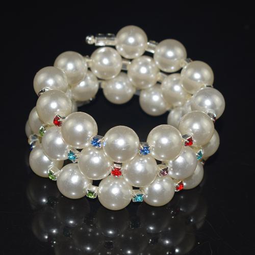 Zinc Alloy Bangle Smykker, med Plastic Pearl, forgyldt, mode smykker & for kvinde & med rhinestone, hvid, nikkel, bly & cadmium fri, Diameter: 5.5cm, width: 3.1cm, Solgt af PC