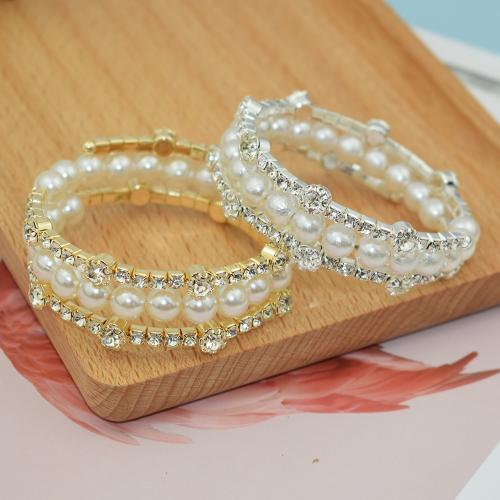 Zinc Alloy Bangle Smykker, med Plastic Pearl, mode smykker & for kvinde & med rhinestone, flere farver til valg, nikkel, bly & cadmium fri, Diameter: 5.4cm, width: 2.1cm, Solgt af PC