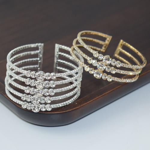 Cink ötvözet Bangle Jewelry, divat ékszerek & különböző stílusokat a választás & a nő & strasszos, több színt a választás, nikkel, ólom és kadmium mentes, Diameter:57mm, Által értékesített PC