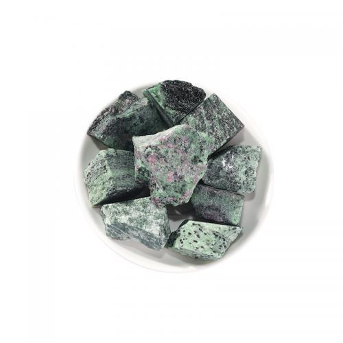 Ruby in Zoisite Decoratie, Onregelmatige, verschillende grootte voor keus, 100G/Lot, Verkocht door Lot