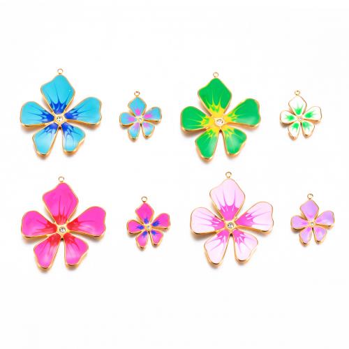 Pendentif fleur en acier inoxydable, Acier inoxydable 304, Placage de couleur d'or, DIY & styles différents pour le choix & émail, plus de couleurs à choisir, 3PC/sac, Vendu par sac