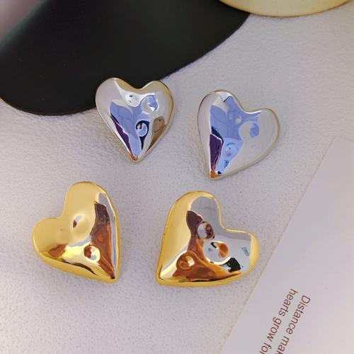 Øremærkning af zinklegeret stud, Zinc Alloy, Heart, forgyldt, mode smykker & for kvinde, flere farver til valg, 31x33mm, Solgt af par