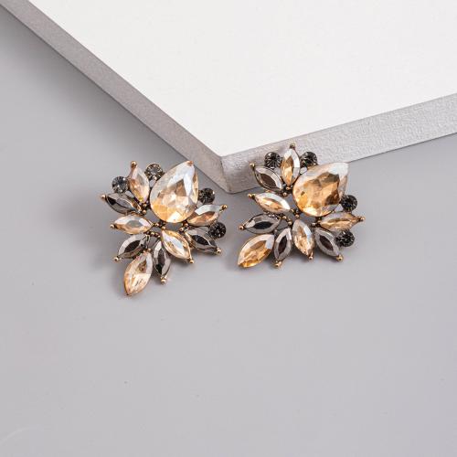 Pendientes de Perno de Aleación de Zinc, Flor, chapado, Joyería & con diamantes de imitación, más colores para la opción, libre de níquel, plomo & cadmio, 30x34mm, Vendido por Par