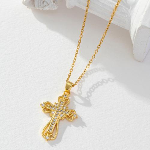 Collier en laiton cubique Zircon Micro Pave, croix, Plaqué d'or, pavé de micro zircon & pour femme, doré, Vendu par PC