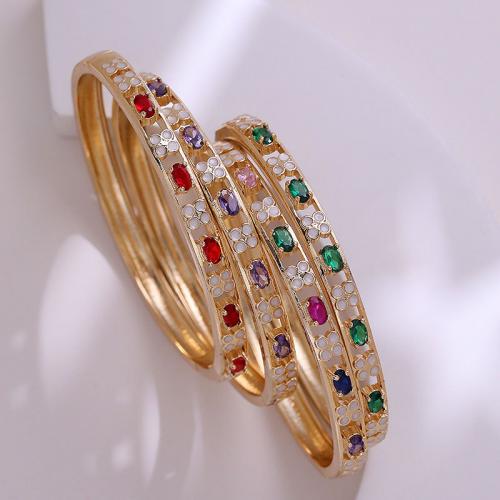 Bracelets en laiton, Placage de couleur d'or, bijoux de mode & pavé de micro zircon & pour femme & creux, plus de couleurs à choisir, protéger l'environnement, sans nickel, plomb et cadmium, Inside Diameter:60mm, Vendu par PC