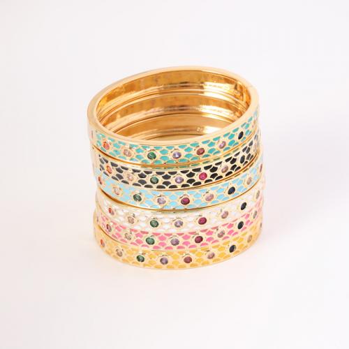 Bracelets en laiton, avec émail, Placage de couleur d'or, bijoux de mode & pavé de micro zircon & pour femme, plus de couleurs à choisir, protéger l'environnement, sans nickel, plomb et cadmium, Inside Diameter:59mm, Vendu par PC