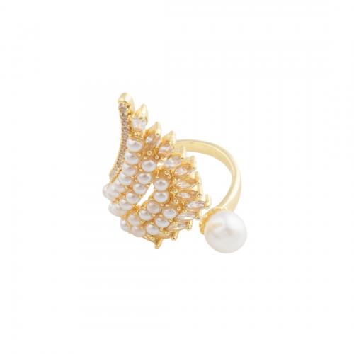 Kubieke Circonia Micro Pave Brass Ring, Messing, met Plastic Pearl, Vleugelvorm, 14K vergulde, mode sieraden & micro pave zirconia, nikkel, lood en cadmium vrij, 30.50x24x22.50mm, Binnendiameter:Ca 18mm, Verkocht door PC