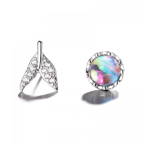 Boucles d'oreilles asymétriques, laiton, avec Opaline, bijoux de mode & pavé de micro zircon & pour femme, protéger l'environnement, sans nickel, plomb et cadmium, fishtail:6x10mm,round:7mm, Vendu par paire