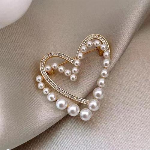 Zinc Alloy Brocher, med Plastic Pearl, Heart, for kvinde & hule, gylden, nikkel, bly & cadmium fri, 39x37mm, Solgt af PC