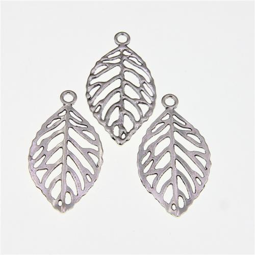 Pendentifs feuilles en alliage de zinc , Placage de couleur platine, bijoux de mode & DIY & creux, protéger l'environnement, sans nickel, plomb et cadmium, 48.70x26.50x2mm, Environ 100PC/sac, Vendu par sac