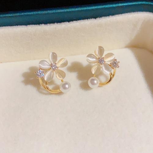 laiton boucle d oreille dormeuse, avec Oeil de chat & perle de plastique, fleur, Plaqué d'or 14K, pavé de micro zircon & pour femme, 12x15mm, Vendu par paire