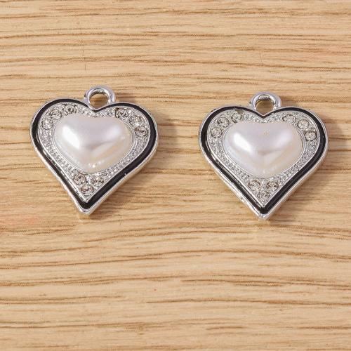 Pendentifs coeur en alliage de zinc, avec perle de plastique, Placage, DIY & pavé de micro zircon, argent, 10PC/sac, Vendu par sac