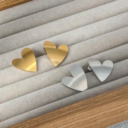 Stainless Steel Stud Earrings 304 Stainless Steel Heart Vacuum Ion Plating fashion jewelry & for woman Sold By Pair