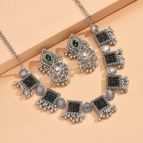 Zinklegering Sieraden Sets, oorbel & halsketting, Zinc Alloy, plated, 2 stuks & voor vrouw & met strass, groen, Verkocht door Stel