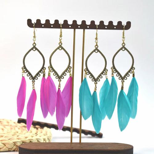 Mode Feather Earring, Veer, met Zinc Alloy, gold plated, mode sieraden & voor vrouw, meer kleuren voor de keuze, 30x110mm, Verkocht door pair