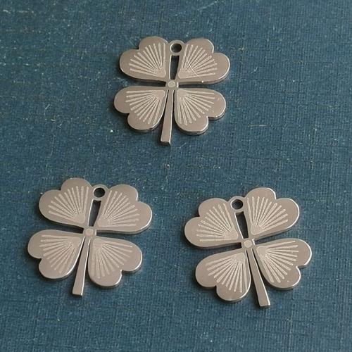 titanium Hangers, Titanium Staal, Four Leaf Clover, mode sieraden & DIY, meer kleuren voor de keuze, 15x17x1.20mm, Verkocht door PC