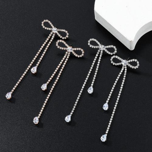 Zinklegering oorknoppen, Zinc Alloy, met Cubic Zirconia, Strik, mode sieraden & voor vrouw & met strass, meer kleuren voor de keuze, 111x31mm, Verkocht door pair