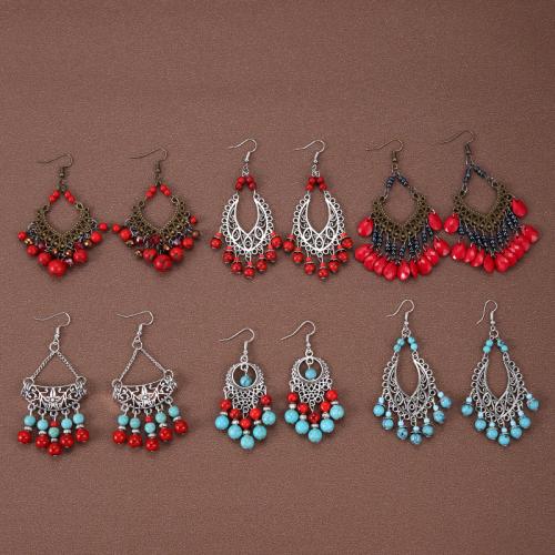 Boucles d'oreilles en alliage de zinc, avec turquoise synthétique, Placage, bijoux de mode & styles différents pour le choix & pour femme, plus de couleurs à choisir, Individual size: 5-7cm., Vendu par paire