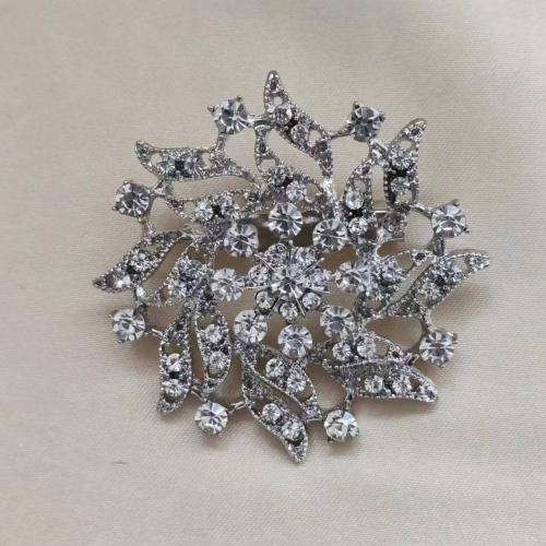 Zinc Alloy Brooches plated for woman & with rhinestone silver color Sold By PC