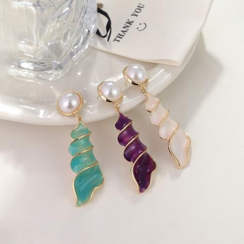 Boucles d'oreilles en alliage de zinc, avec perle de plastique, Placage de couleur d'or, bijoux de mode & émail, plus de couleurs à choisir, protéger l'environnement, sans nickel, plomb et cadmium, 23x73mm, Vendu par paire