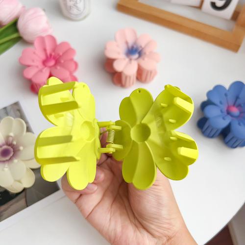 Hair Claw Clips Plastic Flower fashion jewelry Sold By PC