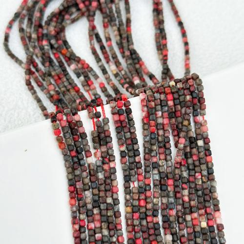 Cinnabar helmet, Sinooperi, Neliö, tee-se-itse, beads length  2-2.5mm, Myyty Per N. 38 cm Strand