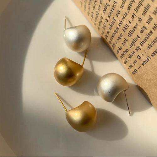 Zinc Alloy Stud Earring fashion jewelry & for woman Sold By Pair