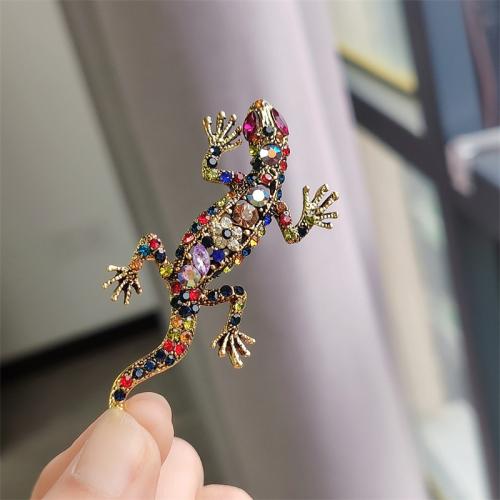 Zinc Alloy Brocher, Gecko, guldfarve belagt, for kvinde & med rhinestone, flerfarvede, nikkel, bly & cadmium fri, 30x65mm, Solgt af PC