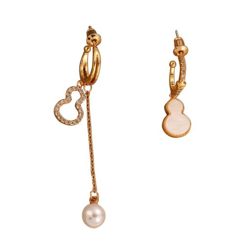 laiton Boucles d'oreilles asymétriques, avec perle de plastique, calebasse, Placage de couleur d'or, pavé de micro zircon & pour femme & creux, earrings size 58x9mm, 25x9mm, Vendu par paire