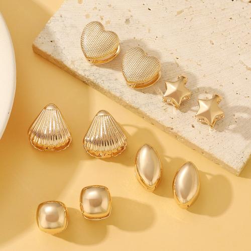 Zinc Alloy Drop Earrings fashion jewelry & for woman golden Sold By Pair