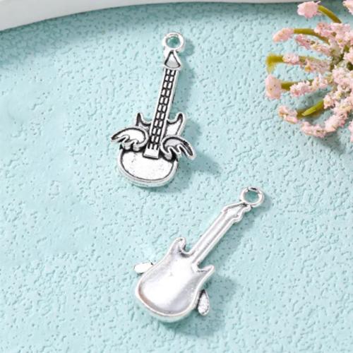 Musical Instrument Shaped Zinc Alloy Pendler, Guitar, sølvfarvet forgyldt, du kan DIY, nikkel, bly & cadmium fri, 31x20mm, Ca. 100pc'er/Bag, Solgt af Bag