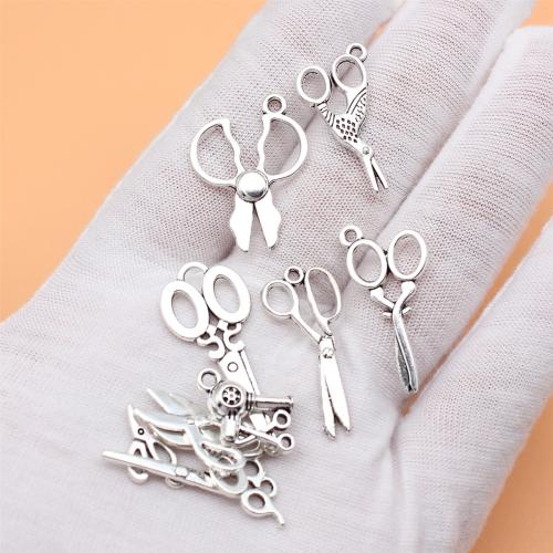 Tijeras de Zamak colgantes, aleación de zinc, chapado en color de plata antigua, Bricolaje, 10PC/Bolsa, Vendido por Bolsa