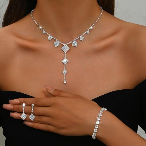 Sárgaréz Jewelry Set, -val Hegyikristály, Geometriai minta, galvanizált, különböző stílusokat a választás & a nő, ezüst, Által értékesített Set