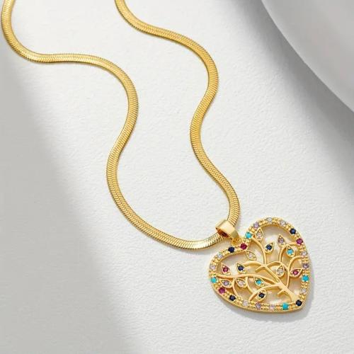 Collier en laiton cubique Zircon Micro Pave, coeur, Placage de couleur d'or, bijoux de mode & pavé de micro zircon, doré, protéger l'environnement, sans nickel, plomb et cadmium, 20mm, Longueur 45 cm, Vendu par PC