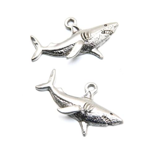 Pendentifs animaux en alliage de zinc, Requin, Plaqué de couleur d'argent, DIY, protéger l'environnement, sans nickel, plomb et cadmium, 31x17mm, Environ 100PC/sac, Vendu par sac