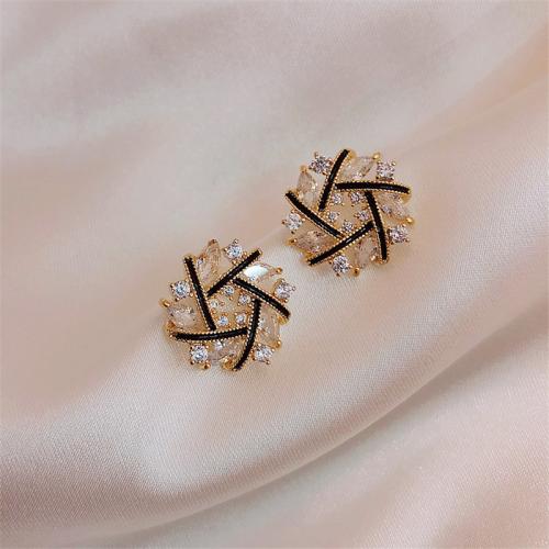 Zinc Alloy Stud Earring fashion jewelry & micro pave cubic zirconia & for woman Sold By Pair