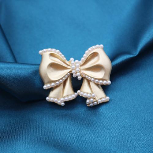 Zinc Alloy Brooches with Plastic Pearl Bowknot for woman golden Sold By PC