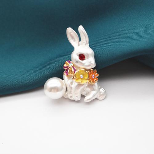 Zinc Alloy Brooches with Plastic Pearl Rabbit for woman white Sold By PC