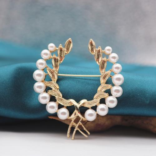 Zinc Alloy Brooches with Plastic Pearl for woman golden Sold By PC