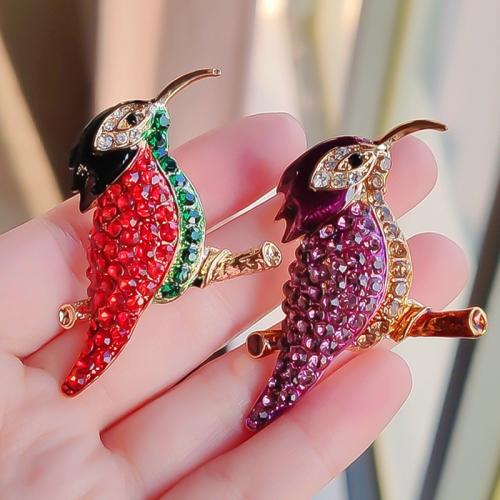 Zinc Alloy Brocher, Bird, forgyldt, mode smykker & emalje & med rhinestone, flere farver til valg, nikkel, bly & cadmium fri, 38x45mm, Solgt af PC