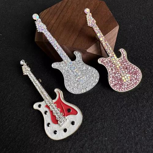 Zinc Alloy Brocher, Guitar, forgyldt, mode smykker & emalje & med rhinestone, flere farver til valg, nikkel, bly & cadmium fri, 26x68mm, Solgt af PC