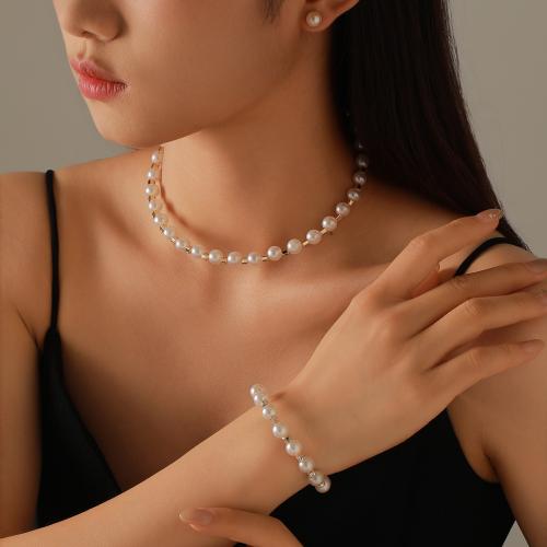 Parures de bijoux en alliage zinc, Boucle d’oreille stud & bracelet de manchette & collier, alliage de zinc, avec perle de plastique, Placage, pour femme & avec strass, Or, Necklace 31-40CM, bracelet diameter: 5cm, stud earrings 7mm, Vendu par fixé