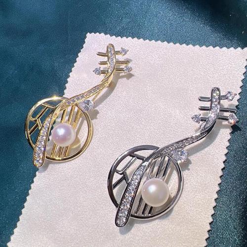 Zinc Alloy Brooches with Plastic Pearl plated for woman & with rhinestone Sold By PC