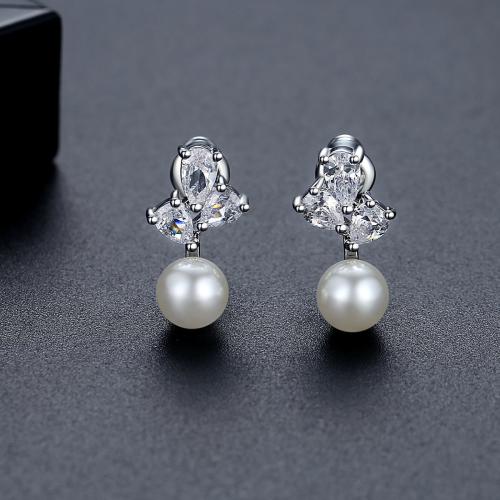 Mosaz Stud náušnice, s Plastové Pearl, platina á, micro vydláždit kubické zirkony & pro ženy, 8.50x15.09mm, Prodáno By Pair