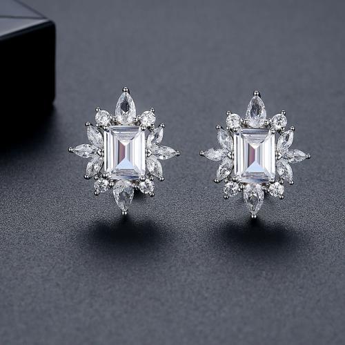 Messing Stud Earring, Flower, platineret, Micro Pave cubic zirconia & for kvinde, 16.60x19.18mm, Solgt af par