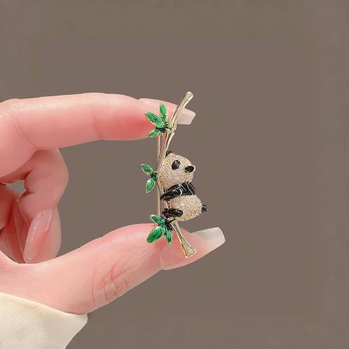 Zinklegering broches, Zinc Alloy, Panda, plated, voor vrouw & glazuur & met strass, goud, 47x18mm, Verkocht door PC