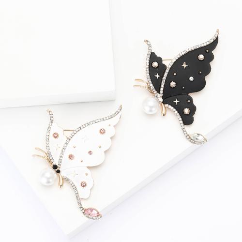 Zinc Alloy Brocher, med Plastic Pearl, Butterfly, forgyldt, mode smykker & emalje & med rhinestone, flere farver til valg, nikkel, bly & cadmium fri, 45x62mm, Solgt af PC